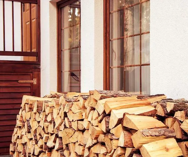 アパート Urlop Przy Wydmach ミエンジボジェ